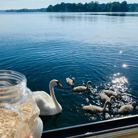 Abenteuerlust?Schwimmendes Wasserschloss Botel *